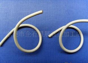 靈活照亮每個(gè)角落 金屬軟管臺燈的現(xiàn)代照明藝術(shù)